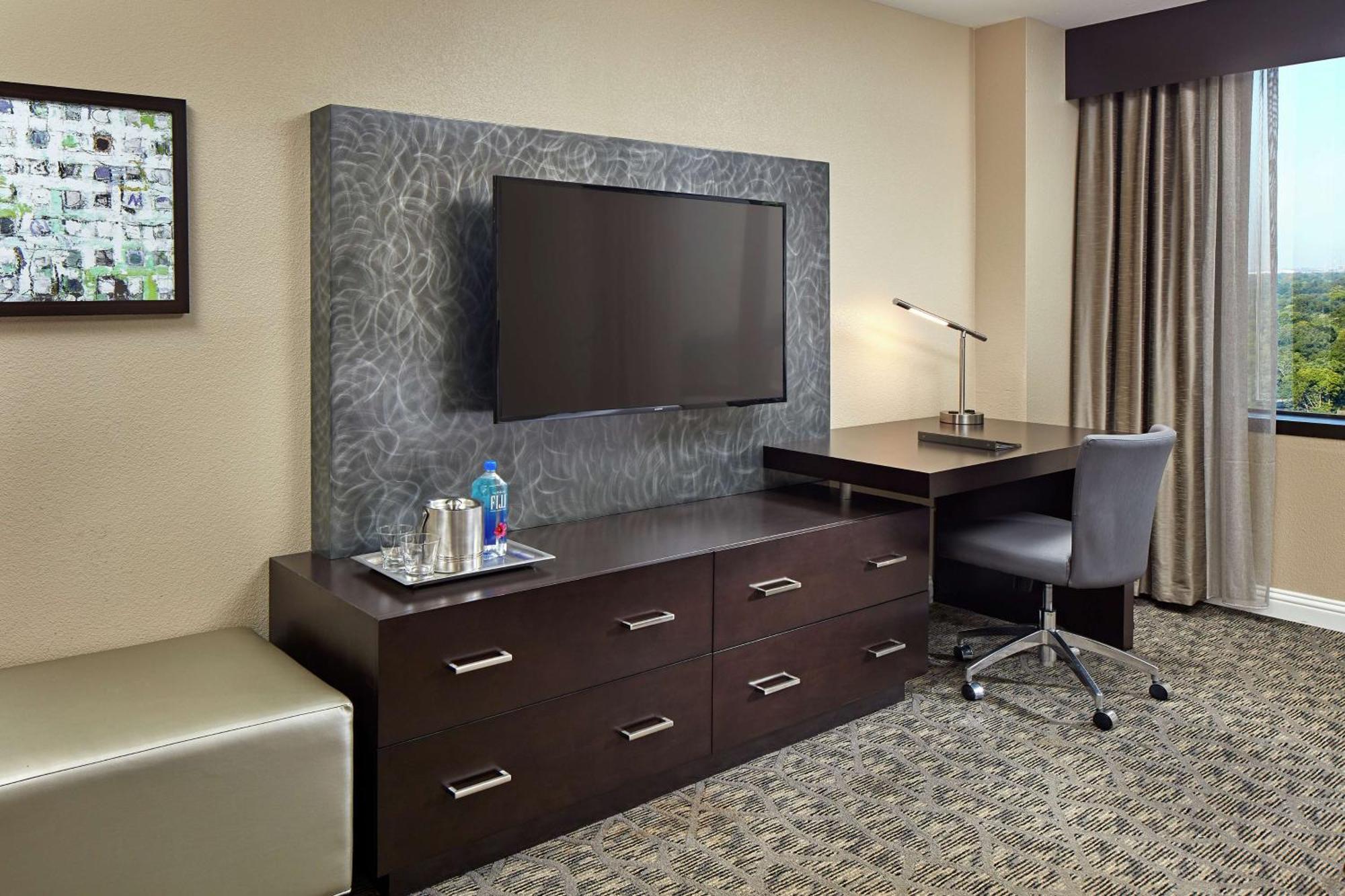 Hilton Houston Plaza/Medical Center Hotel Екстериор снимка