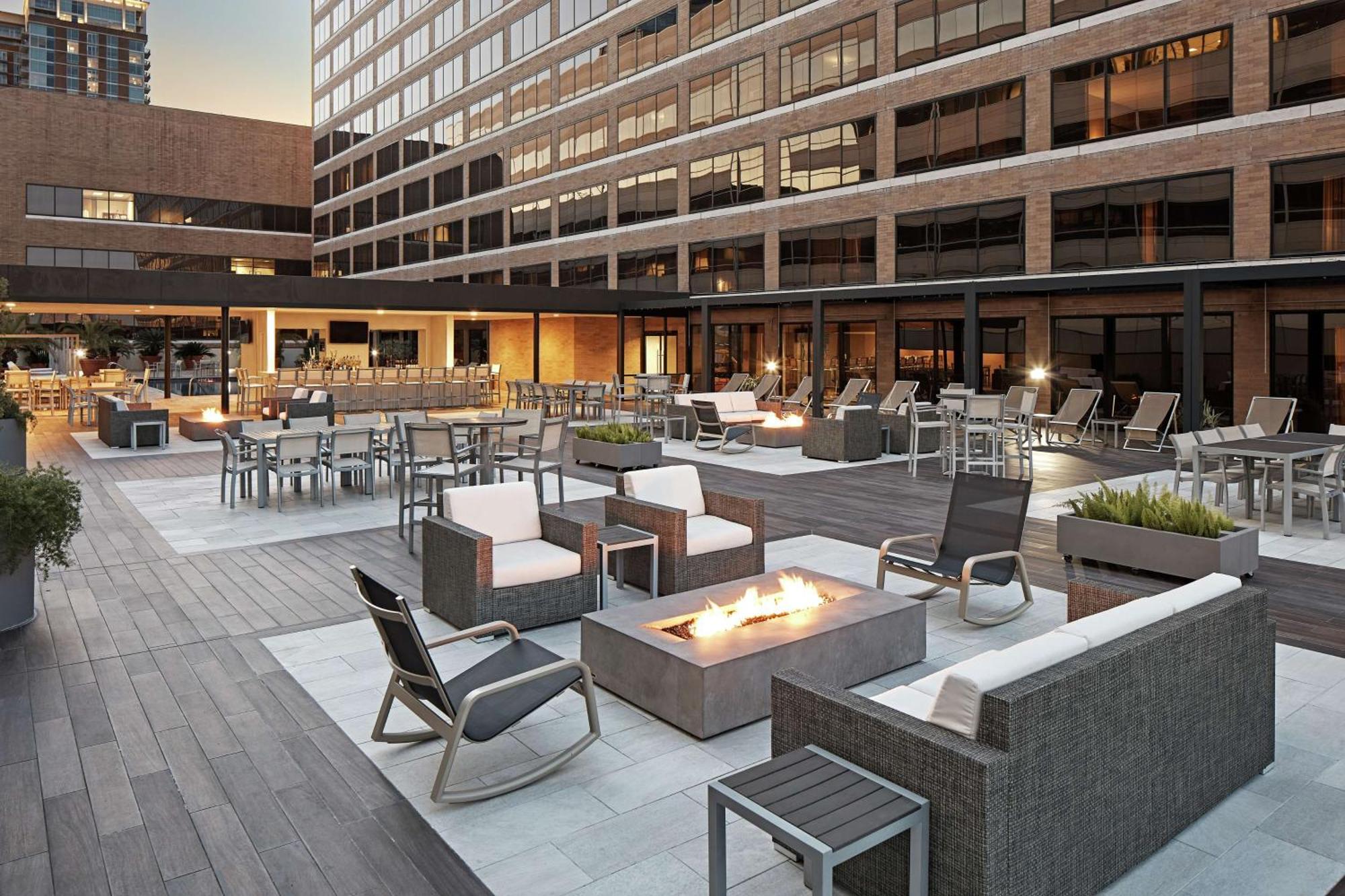 Hilton Houston Plaza/Medical Center Hotel Екстериор снимка