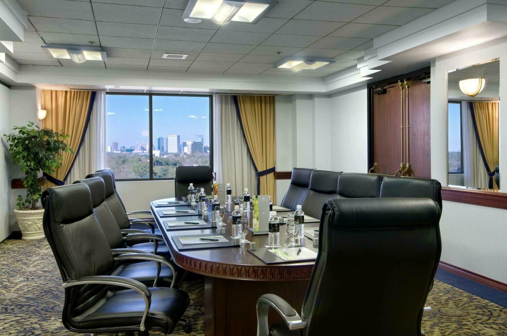 Hilton Houston Plaza/Medical Center Hotel Съоръжения снимка